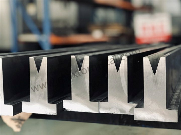 Press Brake Dies
Press brake tooling 
Bending dies 
Metal bending dies 
Press brake punches and dies 
Bending tools for press brakes 
Press brake forming tools
Precision press brake dies