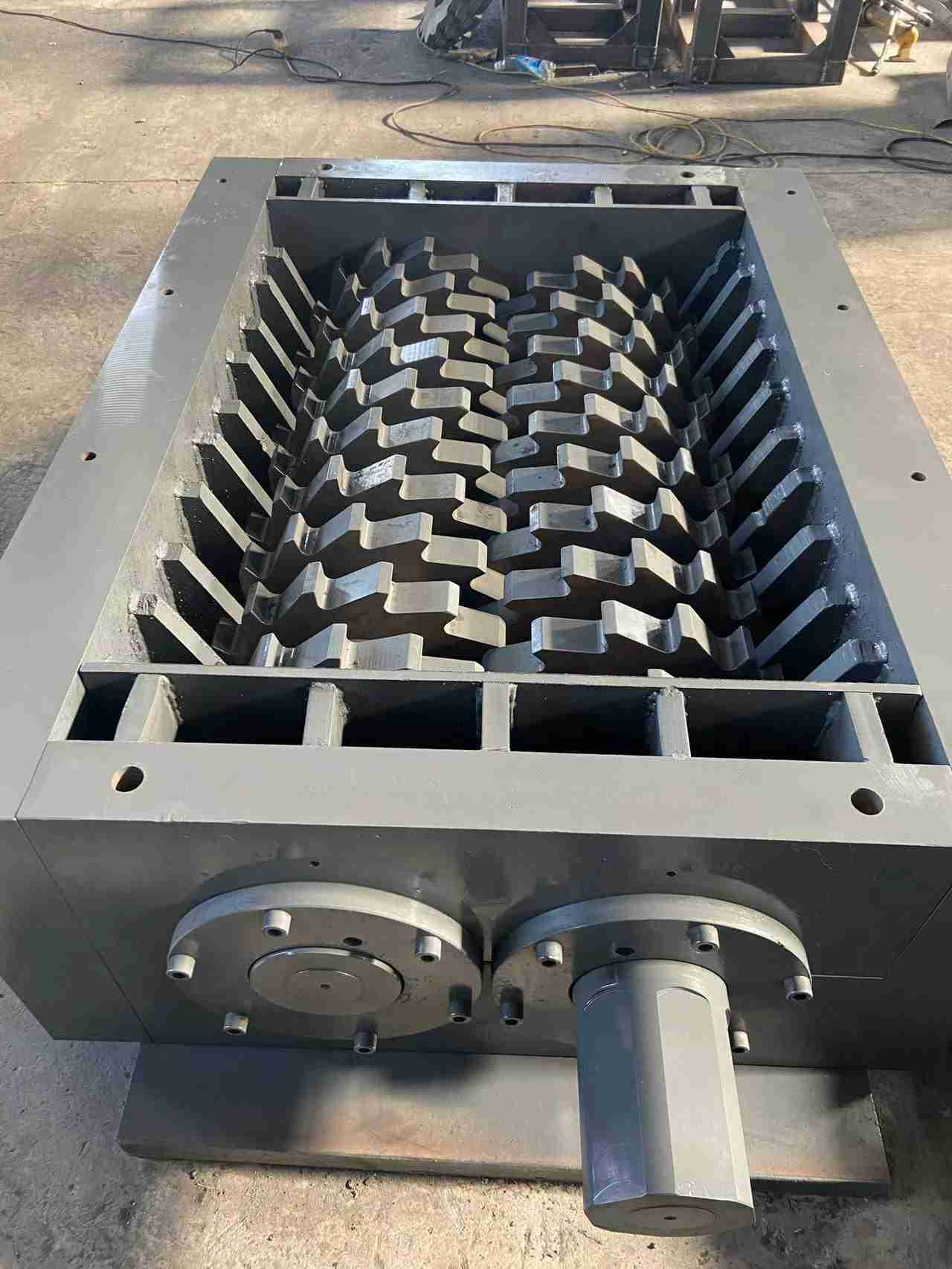 Shredder blade replacement guide