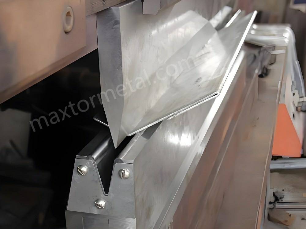 Mastering Press Brake Tooling How To Identify And Fix Punch And Die 
